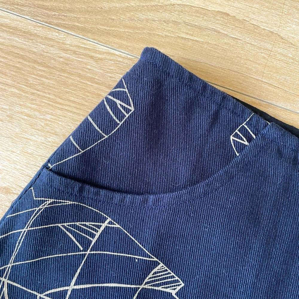 Smoking Lily Medium twill skirt!